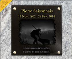 Plaque funéraire columbarium. Granit de 10 mm dépaisseur avec gravure chasseur et chien.