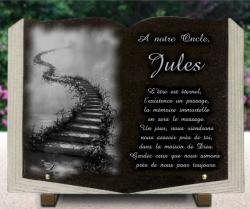 Livre en granit, escalier vers le paradis