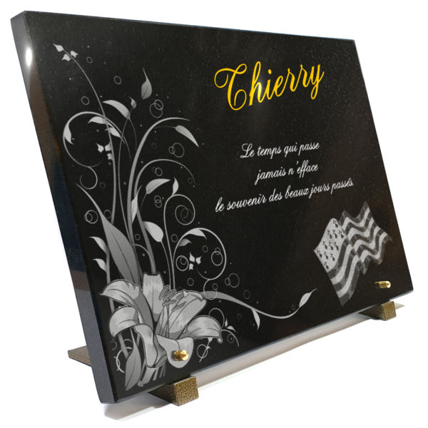 Plaque funeraire Cette plaque funeraire avec fleurs modernes et drapeau breton est totalement personnalisable