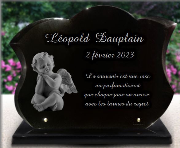 Plaque funéraire Ange enfant, granit et socle
